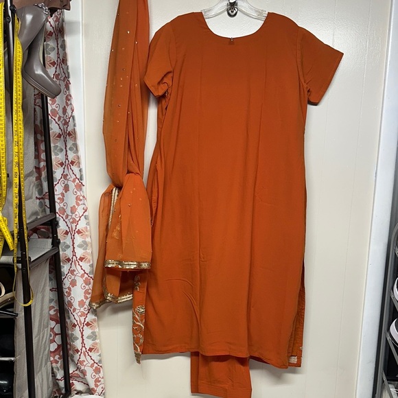 Orange Embroidered Sequins Kurta Set - Picture 5 of 12